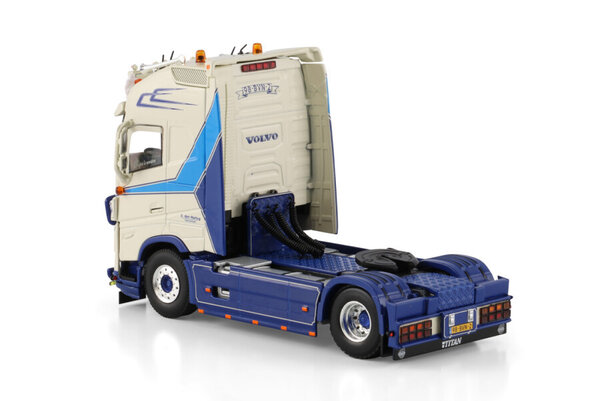 Volvo Volvo FH5 Globetrotter XL 4x2 Tractor 'S. den Hartog' - 1:50 - WSI Models Volvo Volvo FH5 Globetrotter XL 4x2 Tractor 'S. den Hartog' - 1:50 - WSI Models