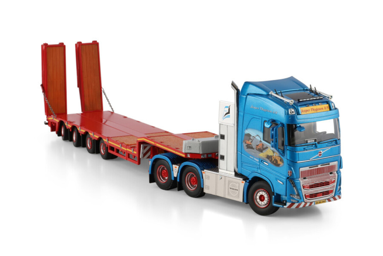 Volvo Volvo FH5 Globetrotter 6x4 + Semi Low Loader 4 Axle + Ramps 'Jesper Thygesen' - 1:50 - WSI Models Volvo Volvo FH5 Globetrotter 6x4 + Semi Low Loader 4 Axle + Ramps 'Jesper Thygesen' - 1:50 - WSI Models