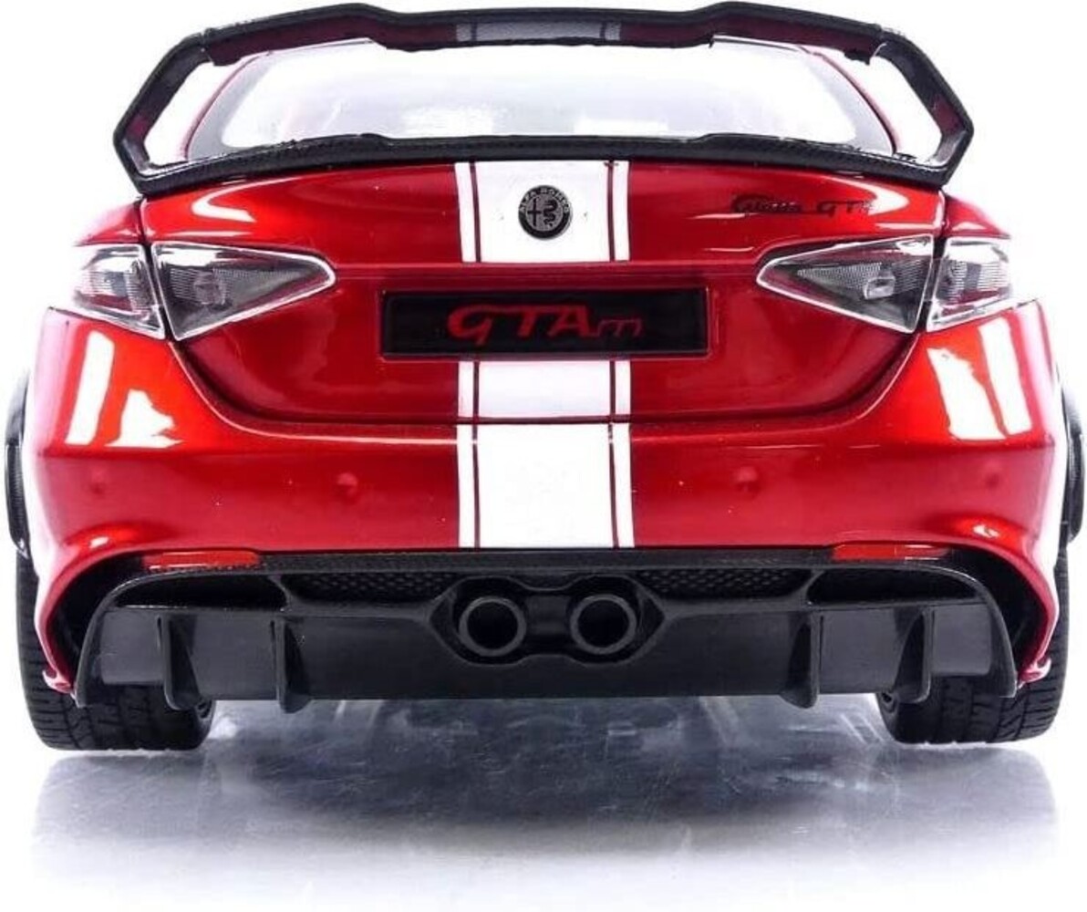 Alfa Romeo Alfa Romeo Giulia GTAm #99 - 1:18 - Bburago Alfa Romeo Alfa Romeo Giulia GTAm #99 - 1:18 - Bburago