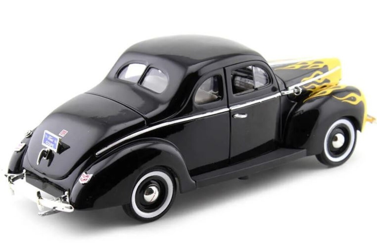 Ford Ford Deluxe 1940 - 1:18 - Motor Max Ford Ford Deluxe 1940 - 1:18 - Motor Max
