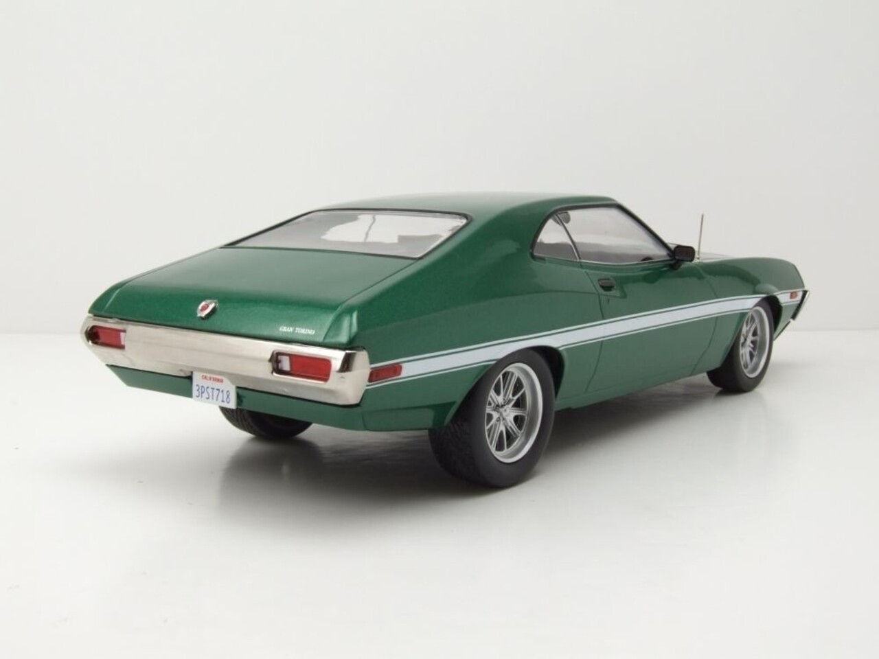 Ford Ford Gran Torino Sport 1972 - 1:18 - IXO Models Ford Ford Gran Torino Sport 1972 - 1:18 - IXO Models