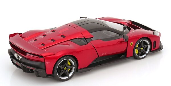 Ferrari Ferrari F80 (Silver / Black Wheels) - 1:18 - Bburago (Signature Series) Ferrari Ferrari F80 (Silver / Black Wheels) - 1:18 - Bburago (Signature Series)