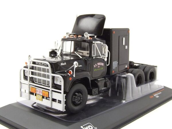 Mack Mack R-Series 1966 - 1:43 - IXO Models