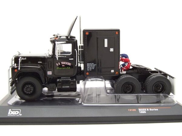 Mack Mack R-Series 1966 - 1:43 - IXO Models