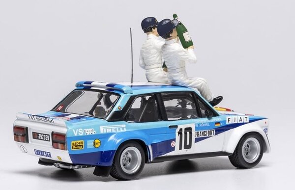 Fiat Fiat 121 Abarth #10 Rally Monte Carlo 1980 + 2 Figures - 1:43 - IXO Models Fiat Fiat 121 Abarth #10 Rally Monte Carlo 1980 + 2 Figures - 1:43 - IXO Models