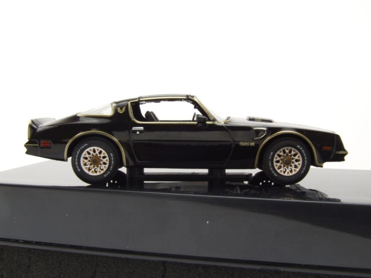 Pontiac Pontiac Firebird Trans Am 1977 - 1:43 - IXO Models Pontiac Pontiac Firebird Trans Am 1977 - 1:43 - IXO Models