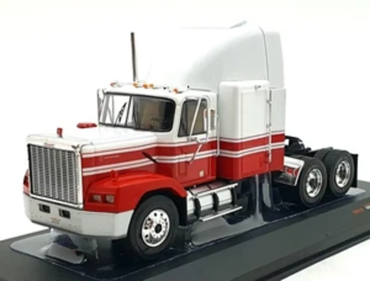 GMC GMC General Tractor 6x4 1980 - 1:43 - IXO Models GMC GMC General Tractor 6x4 1980 - 1:43 - IXO Models