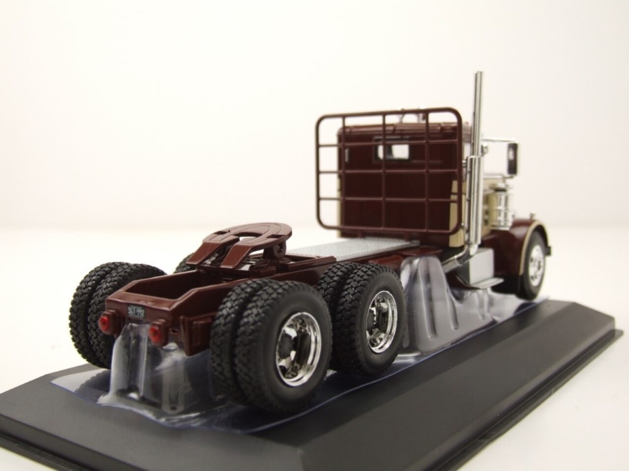 Peterbilt Peterbilt 281 Tractor 6x4 1955 - 1:43 - IXO Models Peterbilt Peterbilt 281 Tractor 6x4 1955 - 1:43 - IXO Models