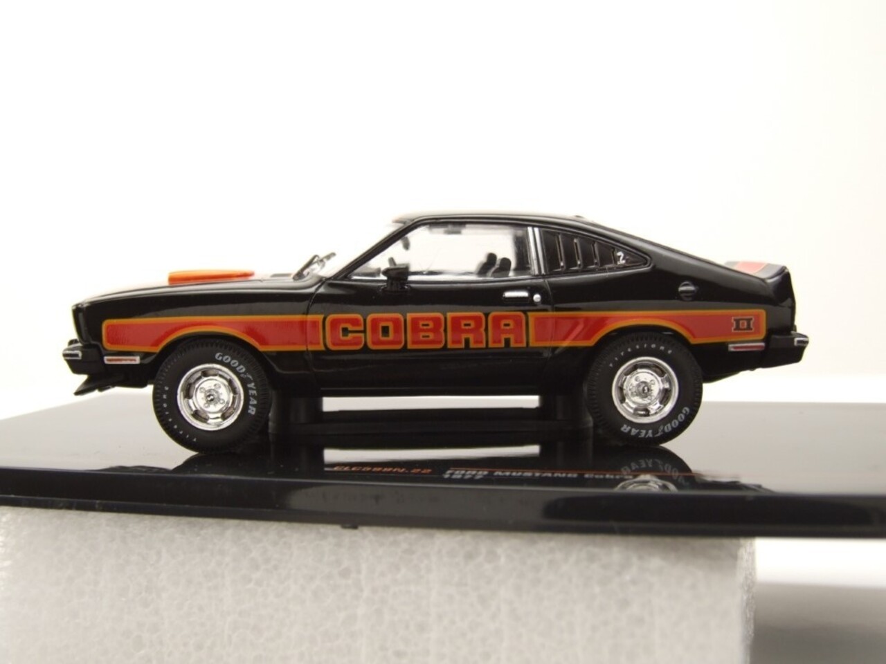 Ford Ford Mustang II Cobra 1977 - 1:43 - IXO Models Ford Ford Mustang II Cobra 1977 - 1:43 - IXO Models