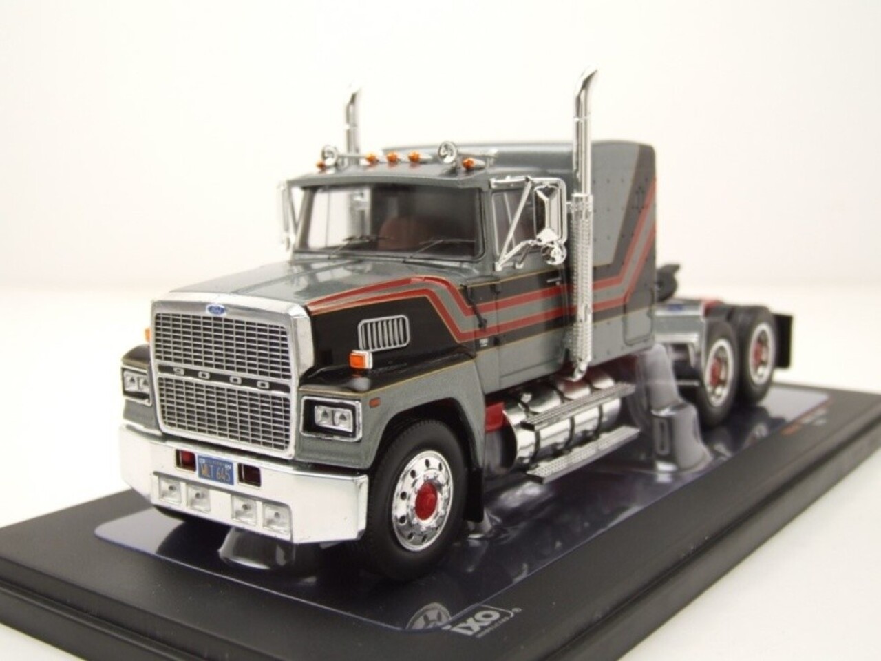 Ford Ford LTL 9000 Tractor 6x4 1978 - 1:43 - IXO Models Ford Ford LTL 9000 Tractor 6x4 1978 - 1:43 - IXO Models