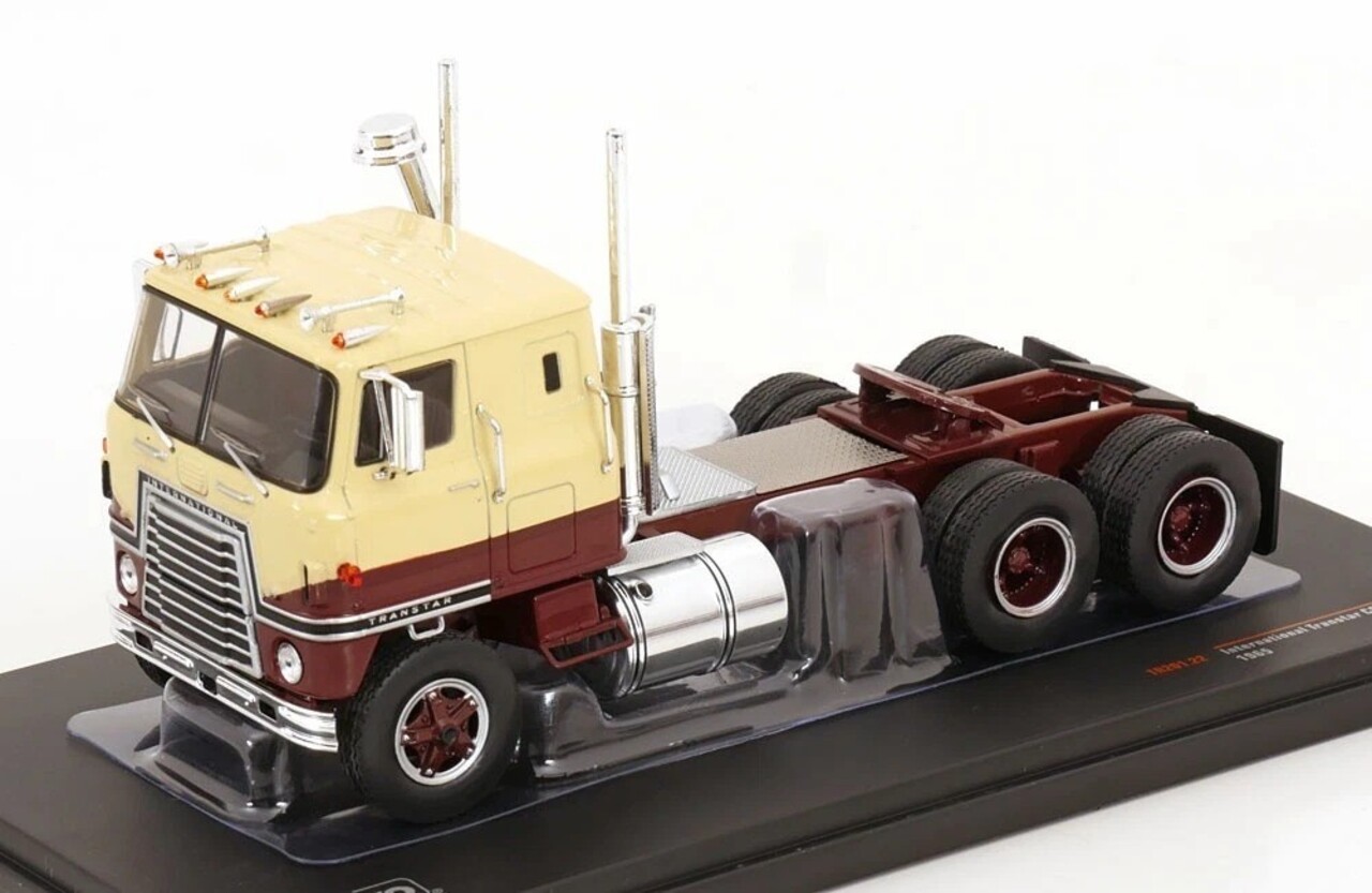International International Transtar Cab Over Engine Tractor 6x4 1965 - 1:43 - IXO Models International International Transtar Cab Over Engine Tractor 6x4 1965 - 1:43 - IXO Models