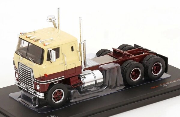 International International Transtar Cab Over Engine Tractor 6x4 1965 - 1:43 - IXO Models International International Transtar Cab Over Engine Tractor 6x4 1965 - 1:43 - IXO Models