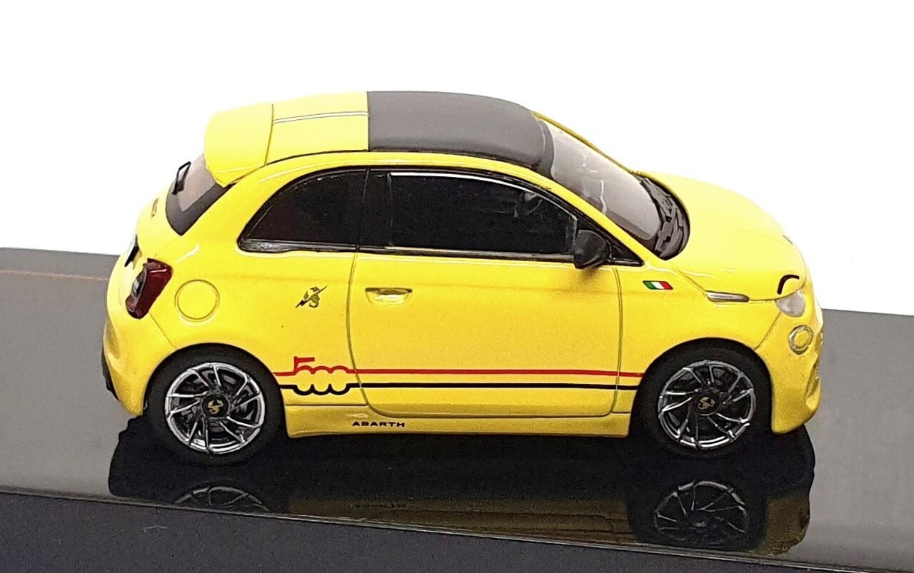 Fiat Fiat Abarth 500e 2024- 1:43 - IXO Models Fiat Fiat Abarth 500e 2024- 1:43 - IXO Models