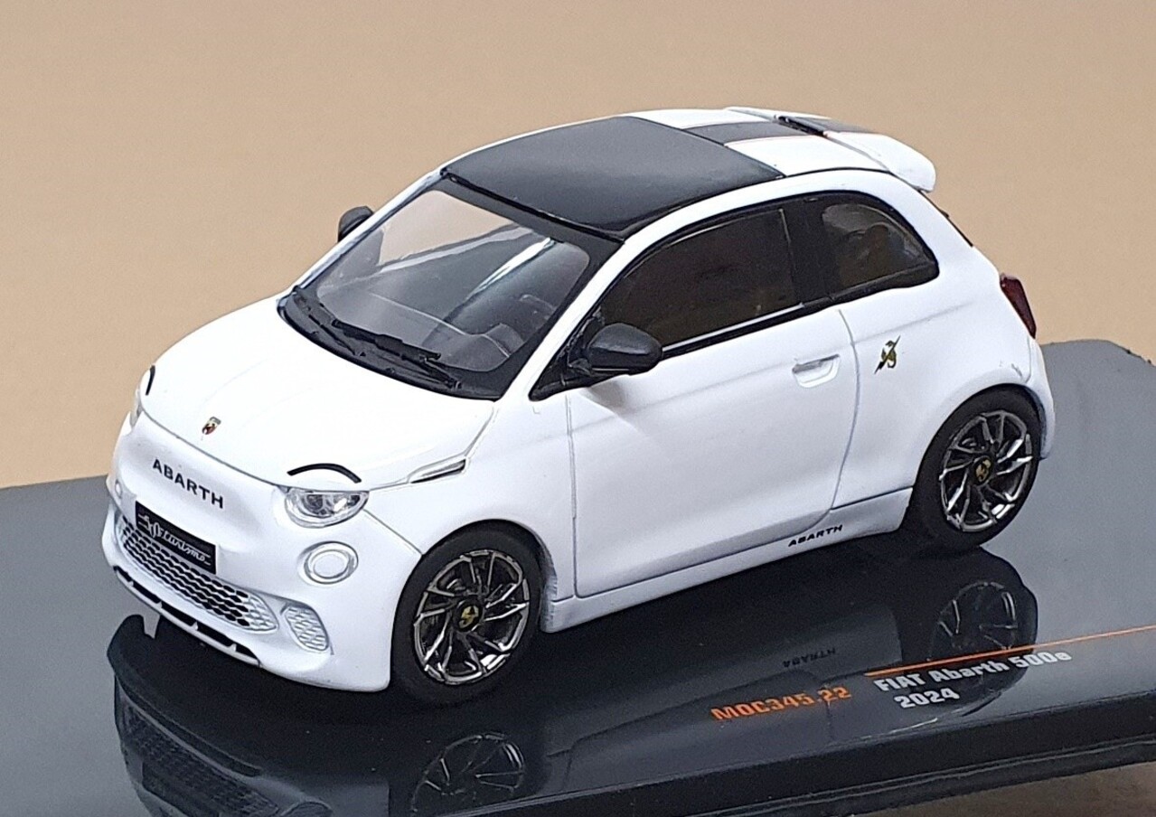 Fiat Fiat Abarth 500e 2024- 1:43 - IXO Models Fiat Fiat Abarth 500e 2024- 1:43 - IXO Models