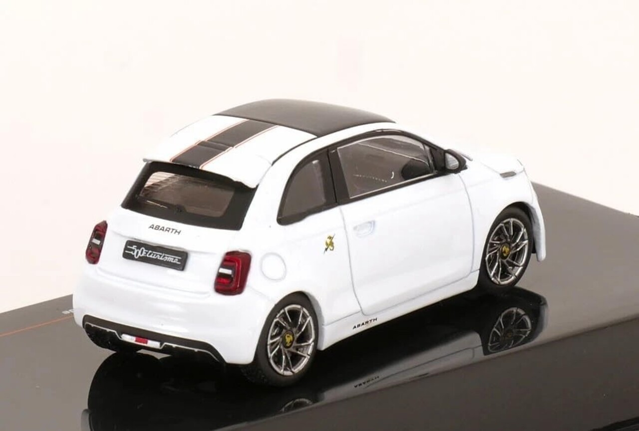 Fiat Fiat Abarth 500e 2024- 1:43 - IXO Models Fiat Fiat Abarth 500e 2024- 1:43 - IXO Models