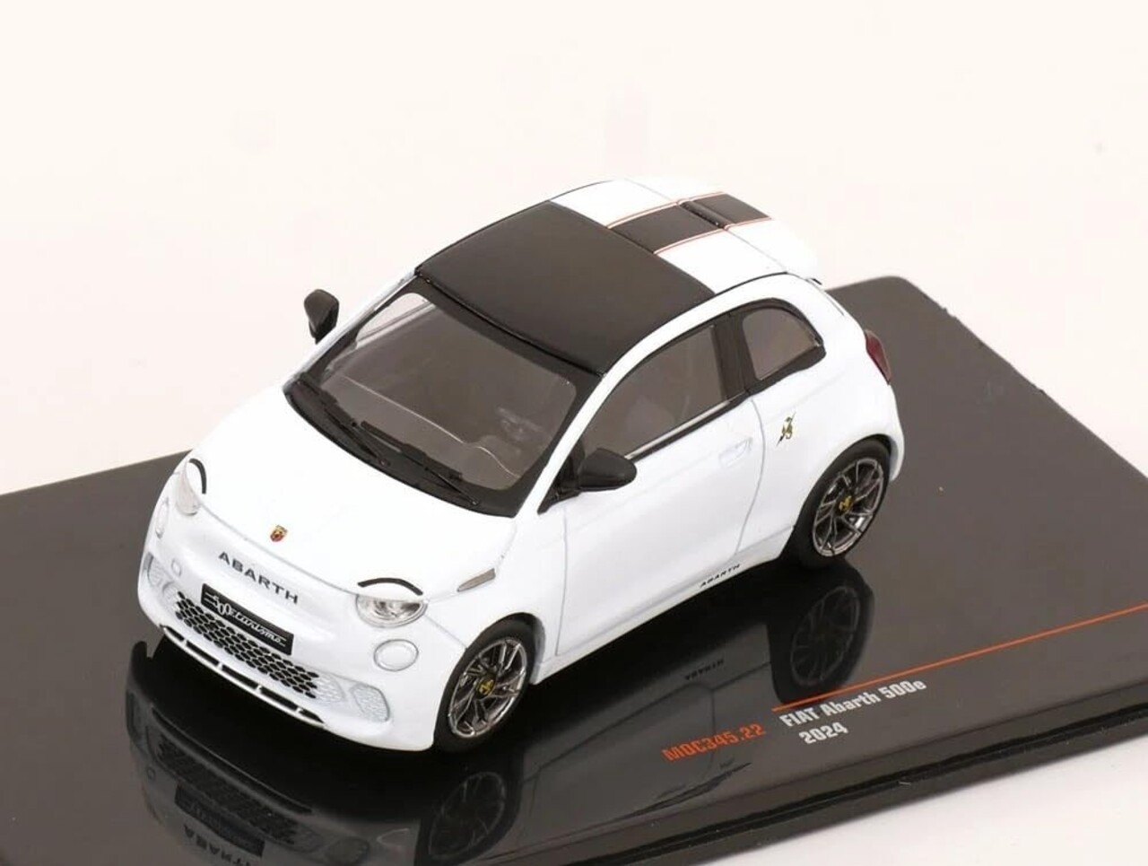 Fiat Fiat Abarth 500e 2024- 1:43 - IXO Models Fiat Fiat Abarth 500e 2024- 1:43 - IXO Models
