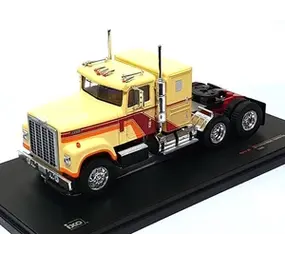 International International Transtar 4300 Tractor 6x4 1980 - 1:43 - IXO Models