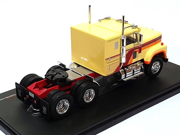 International International Transtar 4300 Tractor 6x4 1980 - 1:43 - IXO Models