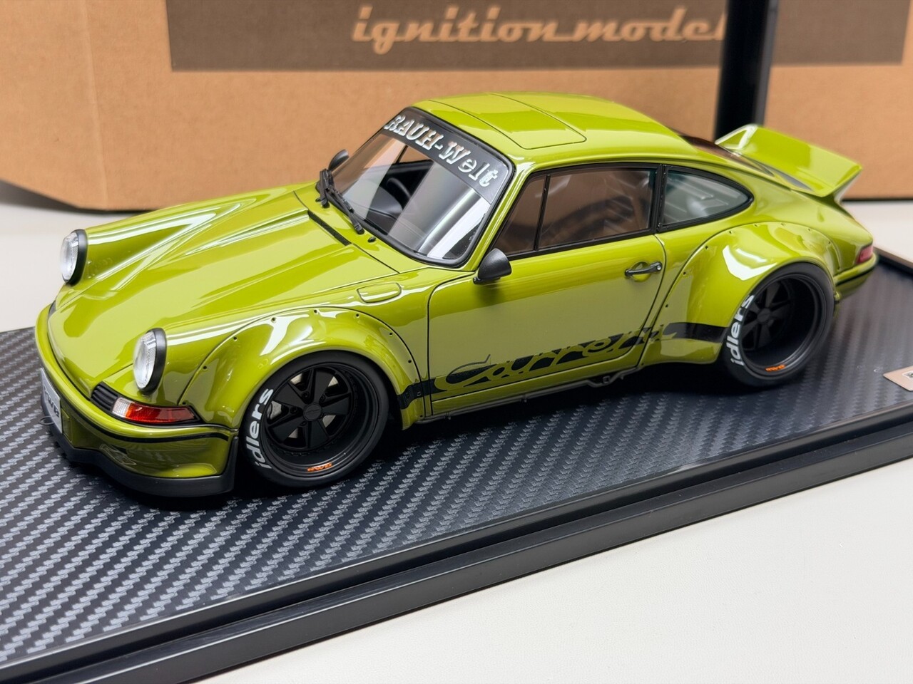 Porsche Porsche 993 RWB Backdate - 1:18 - Ignition Model Porsche Porsche 993 RWB Backdate - 1:18 - Ignition Model