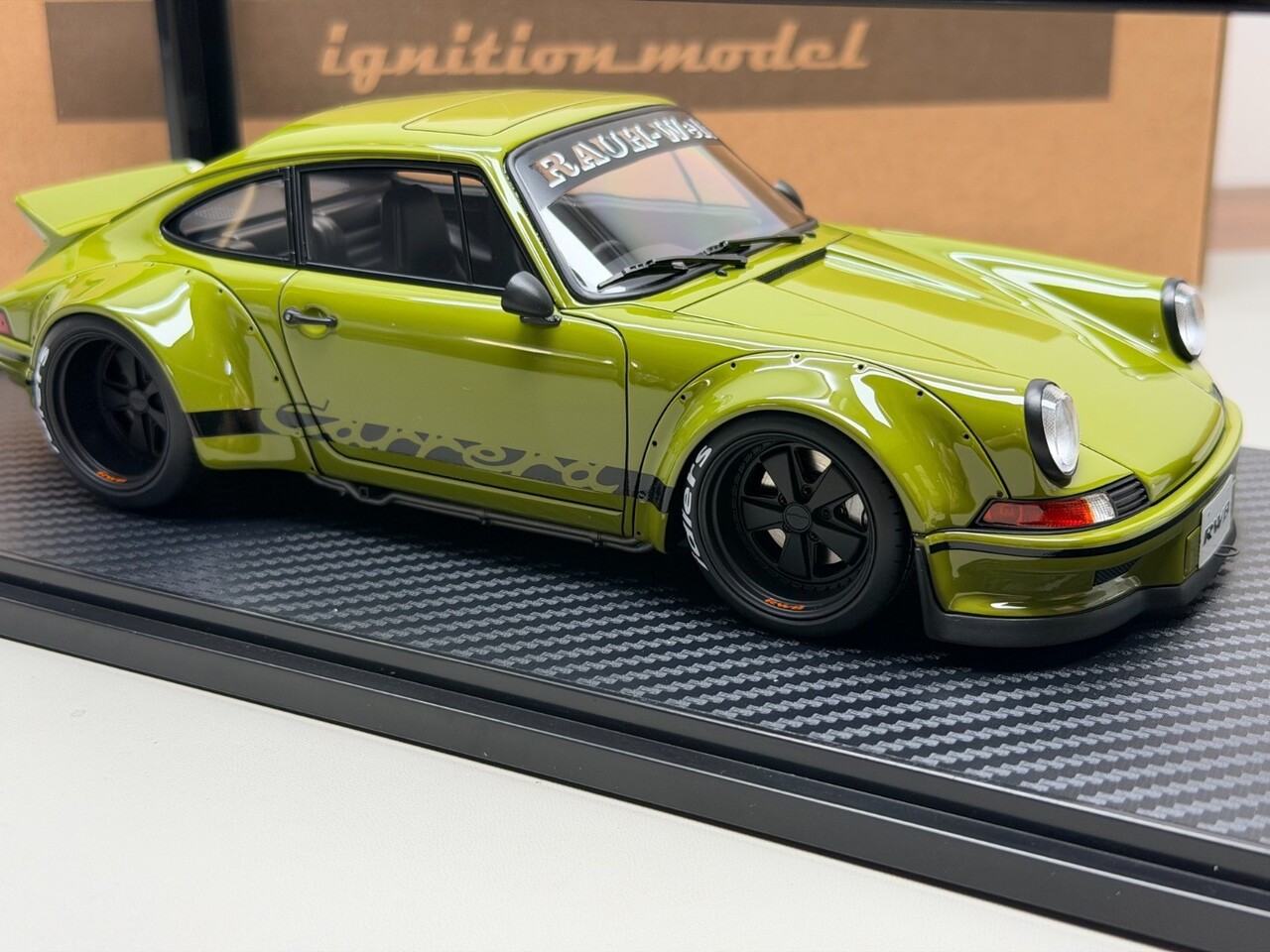 Porsche Porsche 993 RWB Backdate - 1:18 - Ignition Model Porsche Porsche 993 RWB Backdate - 1:18 - Ignition Model