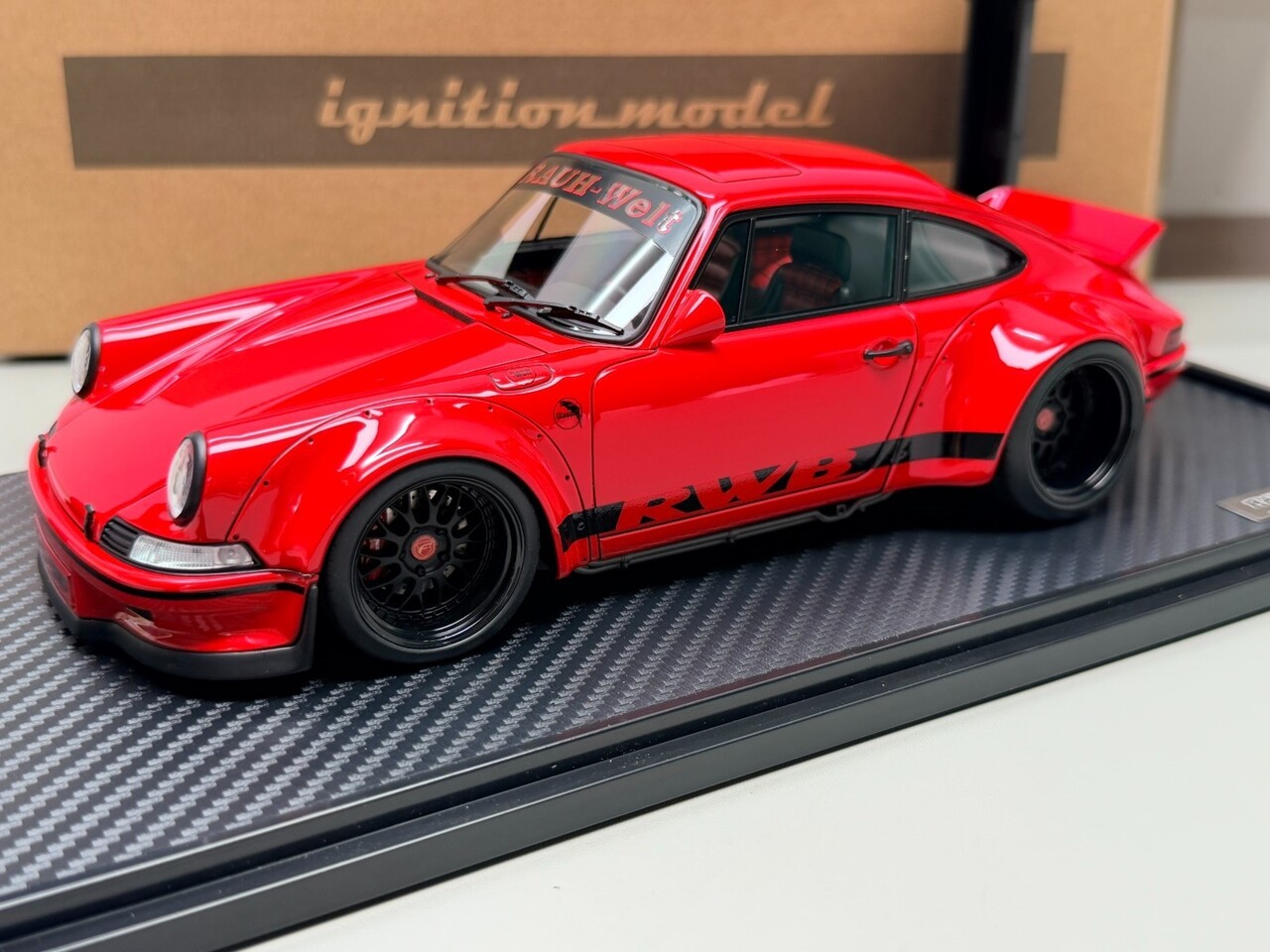 Porsche Porsche 993 RWB Backdate - 1:18 - Ignition Model Porsche Porsche 993 RWB Backdate - 1:18 - Ignition Model