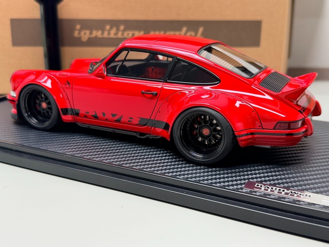 Porsche Porsche 993 RWB Backdate - 1:18 - Ignition Model Porsche Porsche 993 RWB Backdate - 1:18 - Ignition Model