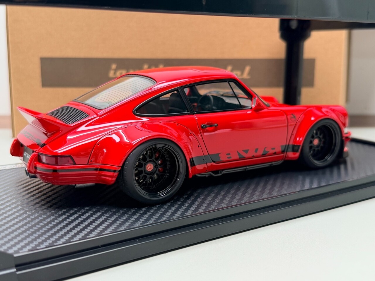 Porsche Porsche 993 RWB Backdate - 1:18 - Ignition Model Porsche Porsche 993 RWB Backdate - 1:18 - Ignition Model