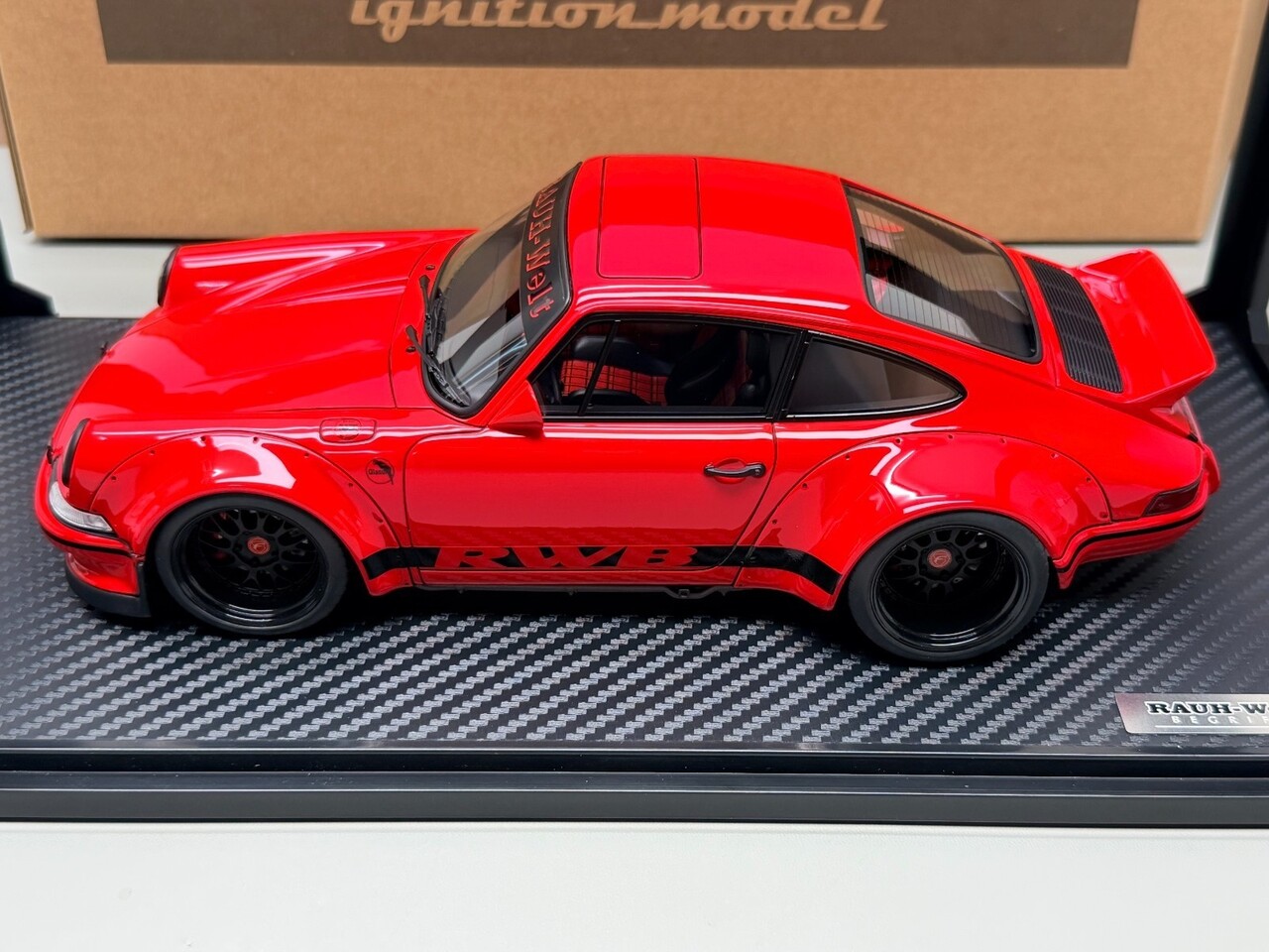 Porsche Porsche 993 RWB Backdate - 1:18 - Ignition Model Porsche Porsche 993 RWB Backdate - 1:18 - Ignition Model