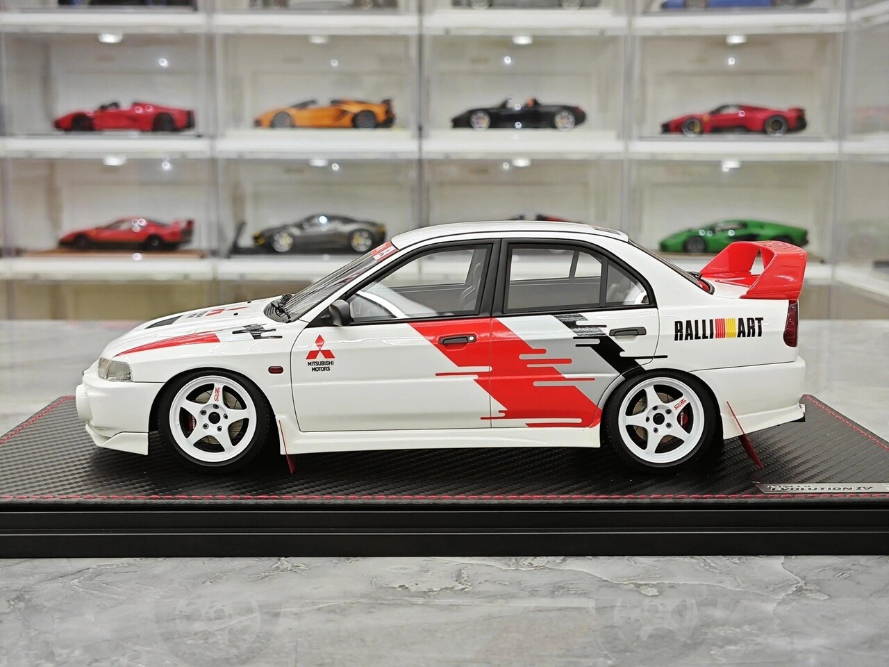 Mitsubishi Mitsubishi Lancer Evolution IV (CN9A) Rally Decoration Version - 1:18 - Ignition Model Mitsubishi Mitsubishi Lancer Evolution IV (CN9A) Rally Decoration Version - 1:18 - Ignition Model