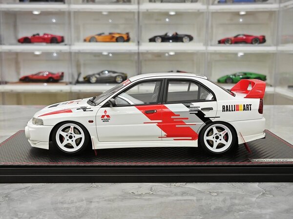 Mitsubishi Mitsubishi Lancer Evolution IV (CN9A) Rally Decoration Version - 1:18 - Ignition Model Mitsubishi Mitsubishi Lancer Evolution IV (CN9A) Rally Decoration Version - 1:18 - Ignition Model