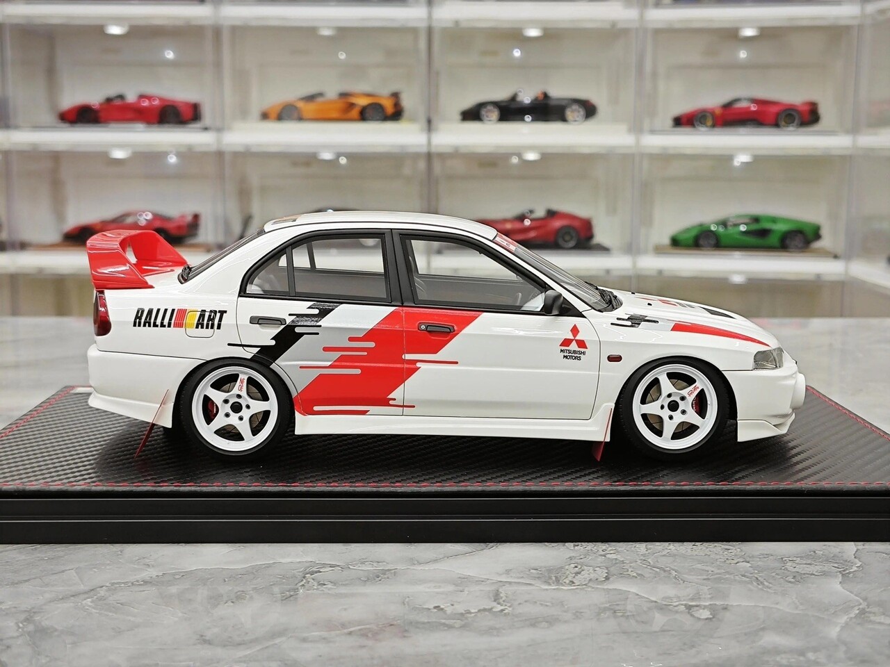 Mitsubishi Mitsubishi Lancer Evolution IV (CN9A) Rally Decoration Version - 1:18 - Ignition Model Mitsubishi Mitsubishi Lancer Evolution IV (CN9A) Rally Decoration Version - 1:18 - Ignition Model