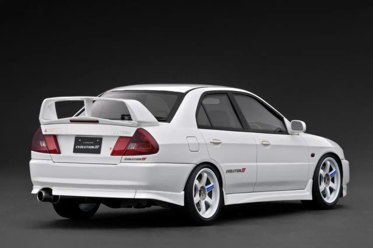 Mitsubishi Mitsubishi Lancer Evolution IV (CN9A) - 1:18 - Ignition Model Mitsubishi Mitsubishi Lancer Evolution IV (CN9A) - 1:18 - Ignition Model