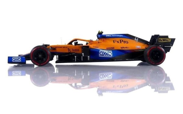 Formule 1 McLaren F1 Team MCL35M #4 (Lando Norris) Pole Position Russian GP 2021 - 1:18 - Minichamps