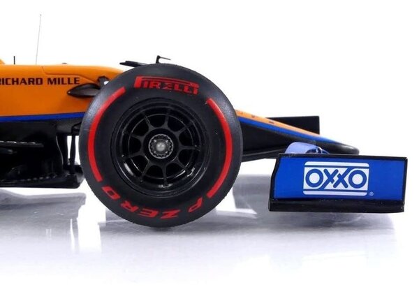 Formule 1 McLaren F1 Team MCL35M #4 (Lando Norris) Pole Position Russian GP 2021 - 1:18 - Minichamps