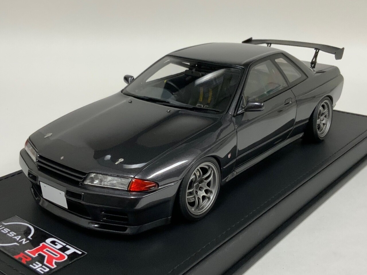 Nissan Initial D Nissan Skyline GT-R V-SpecII (BNR32) - 1:18 - Ignition Model Nissan Initial D Nissan Skyline GT-R V-SpecII (BNR32) - 1:18 - Ignition Model