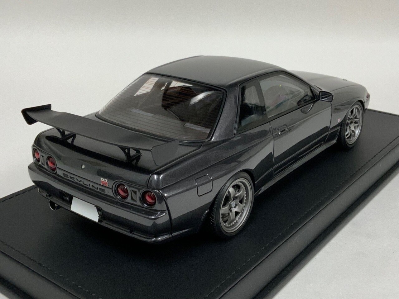 Nissan Initial D Nissan Skyline GT-R V-SpecII (BNR32) - 1:18 - Ignition Model Nissan Initial D Nissan Skyline GT-R V-SpecII (BNR32) - 1:18 - Ignition Model