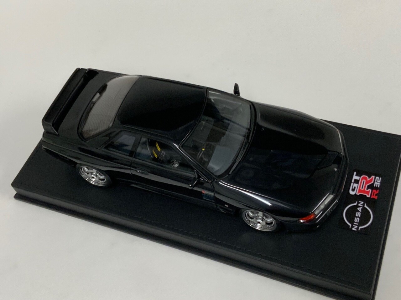 Nissan Initial D Nissan Skyline GT-R V-SpecII (BNR32) - 1:18 - Ignition Model Nissan Initial D Nissan Skyline GT-R V-SpecII (BNR32) - 1:18 - Ignition Model