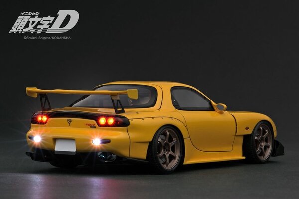 Mazda Mazda RX-7 (FD3S) Initial D + LED Light - 1:18 - Ignition Model Mazda Mazda RX-7 (FD3S) Initial D + LED Light - 1:18 - Ignition Model