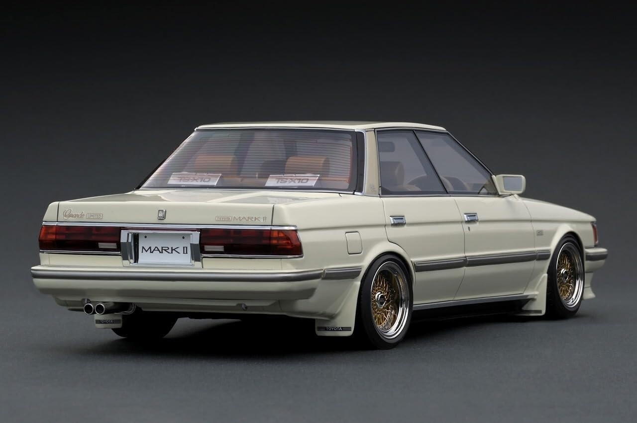 Toyota Toyota Mark II Grande (GX71) - 1:18 - Ignition Model Toyota Toyota Mark II Grande (GX71) - 1:18 - Ignition Model