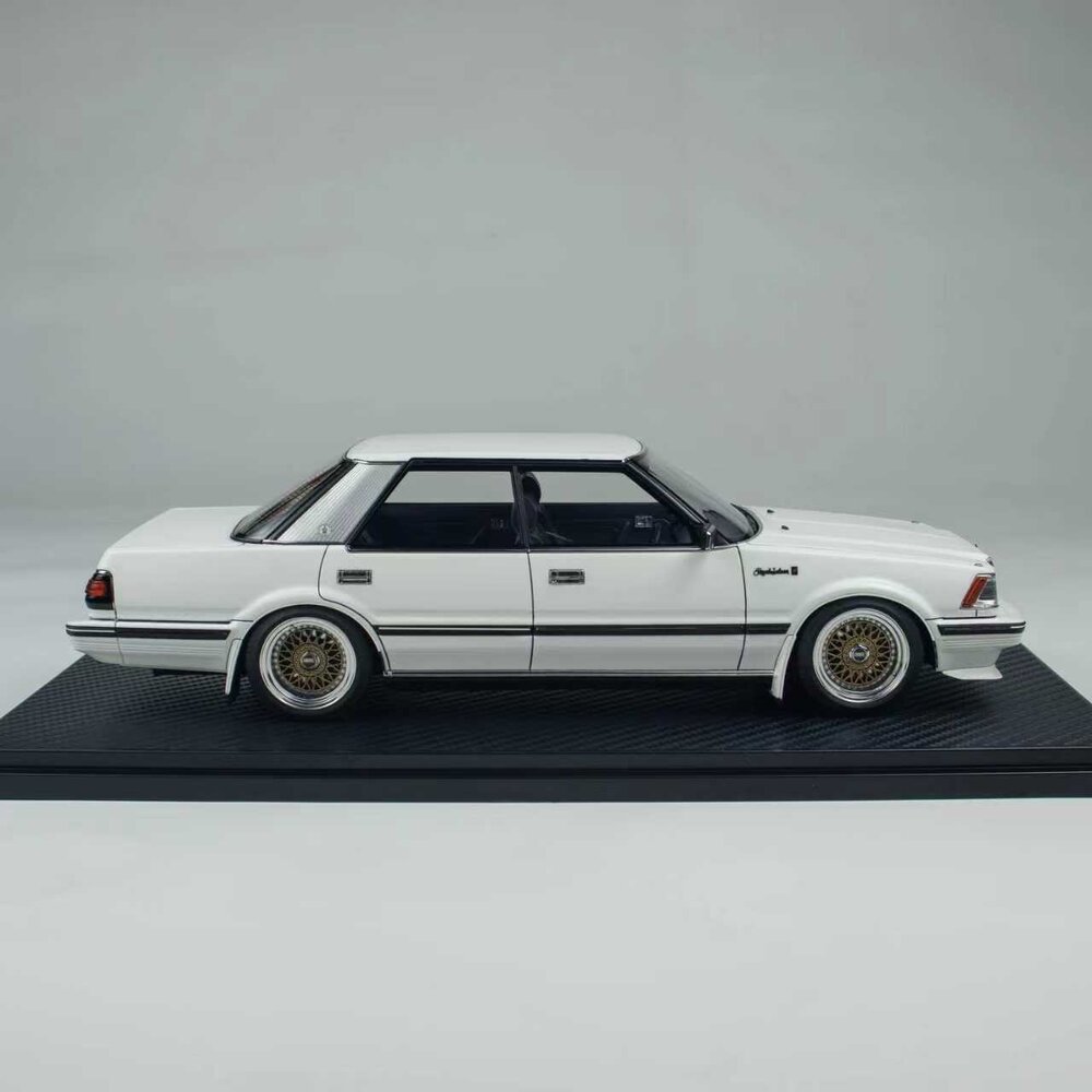 Toyota Toyota Crown 3.0 Royal Saloon G (120) - 1:18 - Ignition Model Toyota Toyota Crown 3.0 Royal Saloon G (120) - 1:18 - Ignition Model