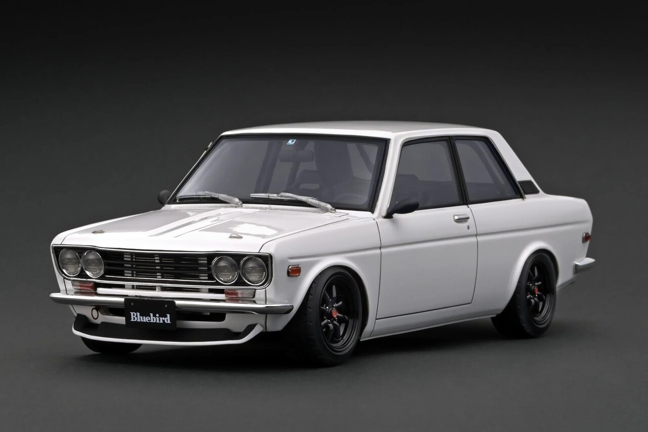 Datsun Datsun Bluebird (510) + Figure Mr. Yokoyama - 1:18 - Ignition Model Datsun Datsun Bluebird (510) + Figure Mr. Yokoyama - 1:18 - Ignition Model