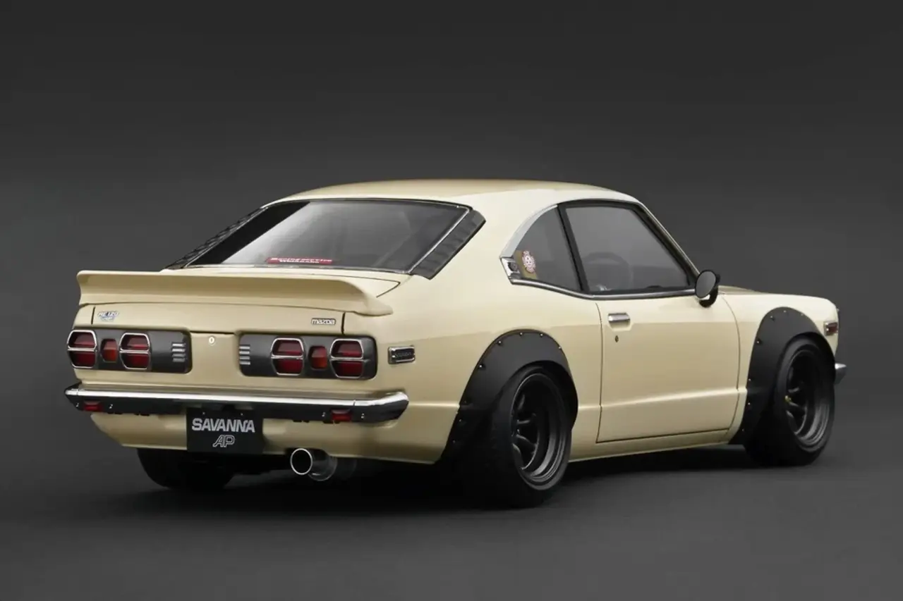 Mazda Mazda Savanna (S124A) - 1:18 - Ignition Model Mazda Mazda Savanna (S124A) - 1:18 - Ignition Model
