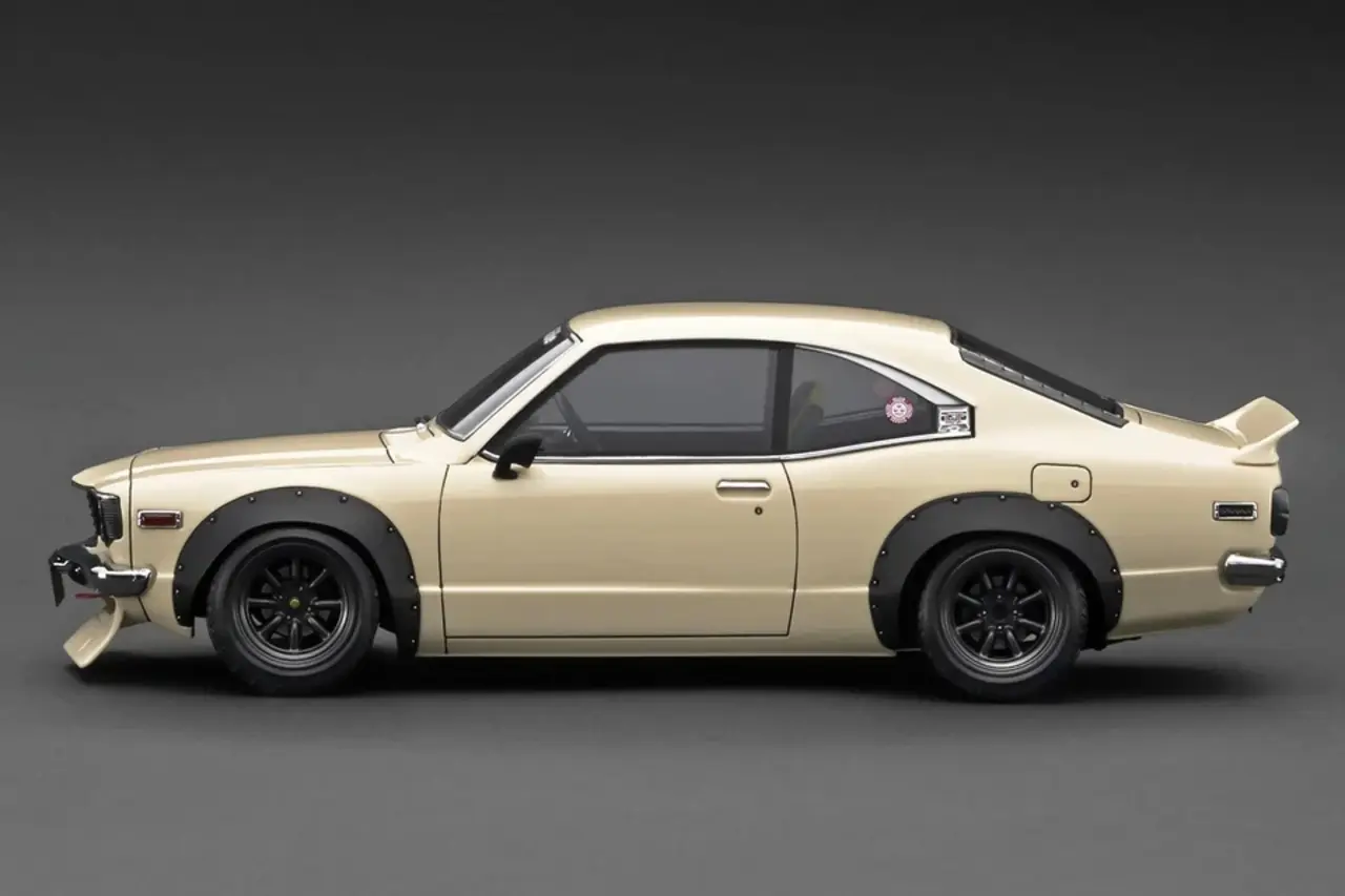 Mazda Mazda Savanna (S124A) - 1:18 - Ignition Model Mazda Mazda Savanna (S124A) - 1:18 - Ignition Model