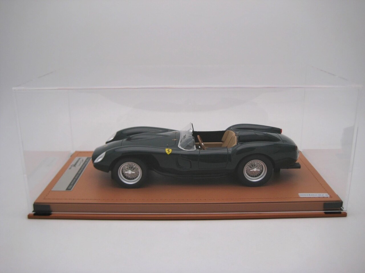 Ferrari Ferrari 250 TR Pontoon-Fender Street Version 1958 - 1:18 - Tecnomodel Mythos Ferrari Ferrari 250 TR Pontoon-Fender Street Version 1958 - 1:18 - Tecnomodel Mythos