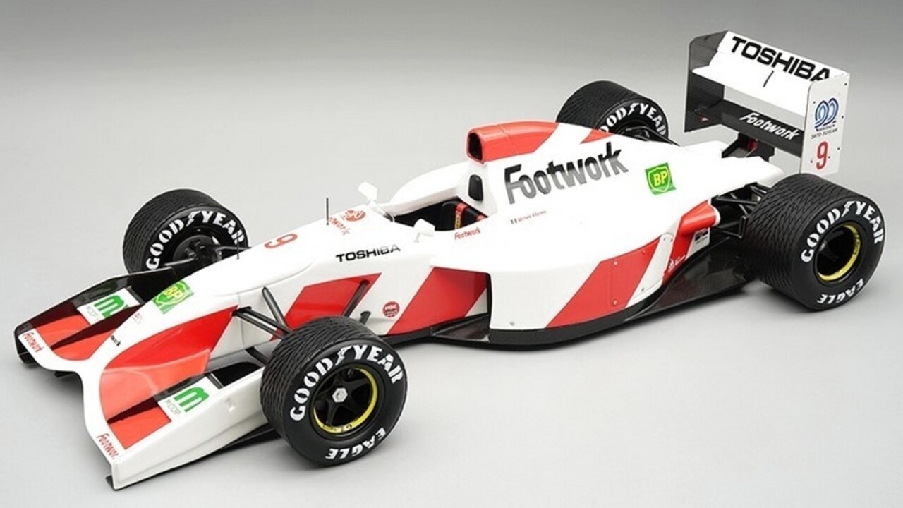F1 Footwork FA13 #9 GP Spain 1992 + Rain Tyres - 1:18 - Tecnomodel Mythos F1 Footwork FA13 #9 GP Spain 1992 + Rain Tyres - 1:18 - Tecnomodel Mythos