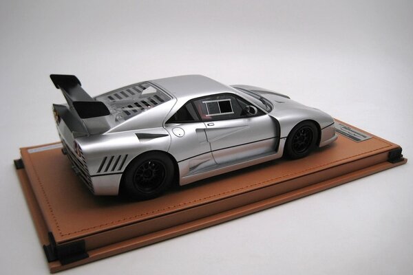 Ferrari Ferrari 288 GTO Evoluzione 1985 + Black Wheels - 1:18 - Tecnomodel Mythos Ferrari Ferrari 288 GTO Evoluzione 1985 + Black Wheels - 1:18 - Tecnomodel Mythos