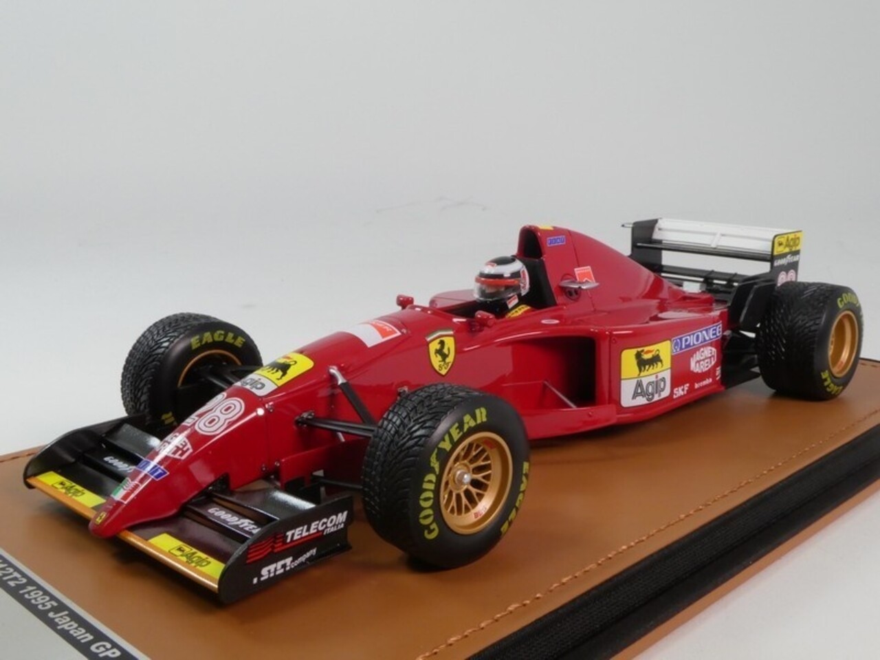 F1 Ferrari 412T2 #28 GP Japan 1995 + Rain Tyres + Driver - 1:18 - Tecnomodel Mythos F1 Ferrari 412T2 #28 GP Japan 1995 + Rain Tyres + Driver - 1:18 - Tecnomodel Mythos
