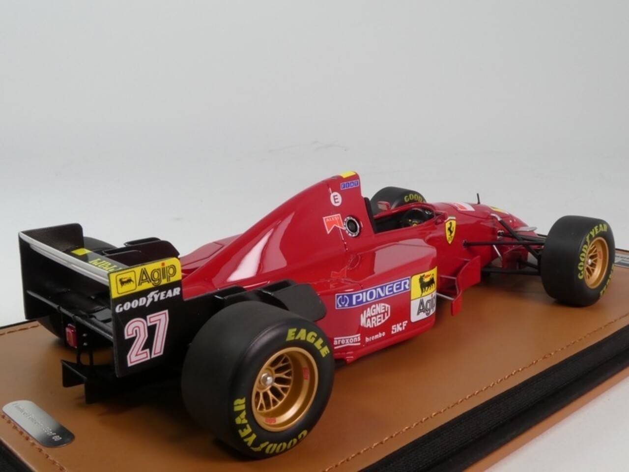 F1 Ferrari 412T2 #27 Winner GP Canada 1995 - 1:18 - Tecnomodel Mythos F1 Ferrari 412T2 #27 Winner GP Canada 1995 - 1:18 - Tecnomodel Mythos