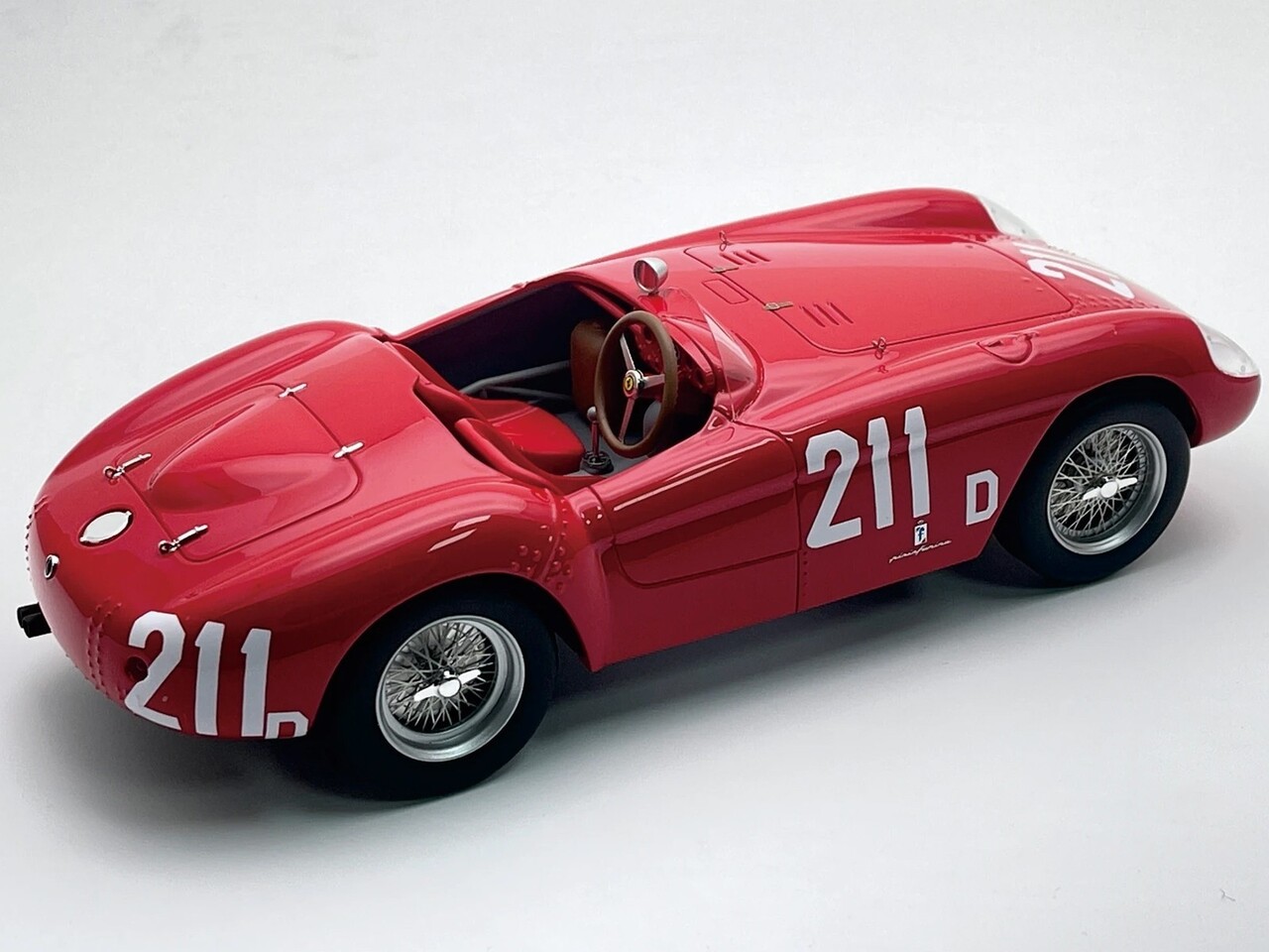 Ferrari Ferrari 500 Mondial #211D 2nd Sacramento (USA) 1956 - 1:18 - Tecnomodel Mythos Ferrari Ferrari 500 Mondial #211D 2nd Sacramento (USA) 1956 - 1:18 - Tecnomodel Mythos