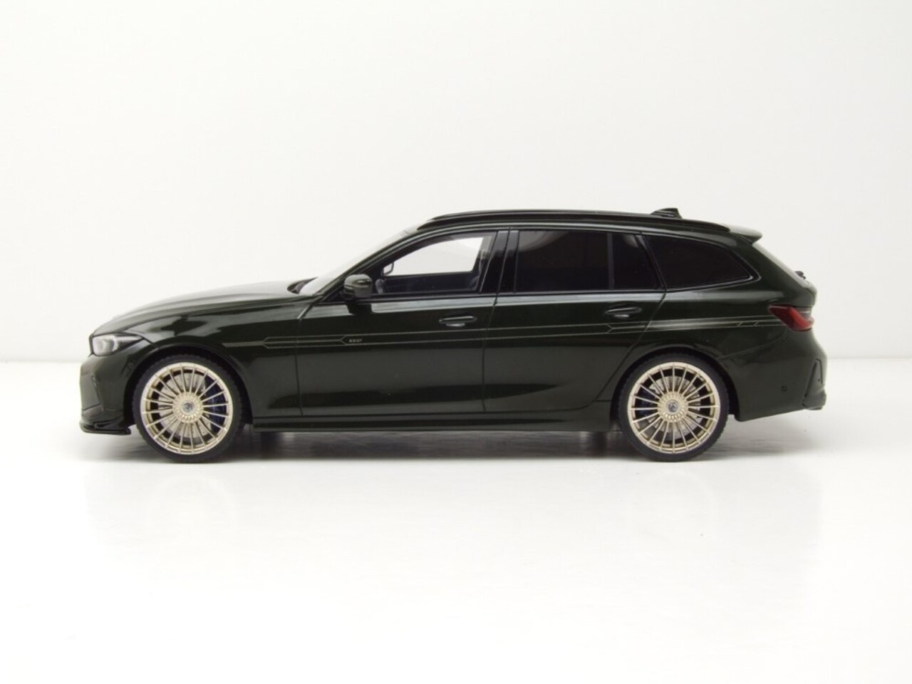 BMW BMW 3-Series Alpina B3 Touring SW Station Wagon 2025 - 1: 18 - GT-Spirit BMW BMW 3-Series Alpina B3 Touring SW Station Wagon 2025 - 1: 18 - GT-Spirit